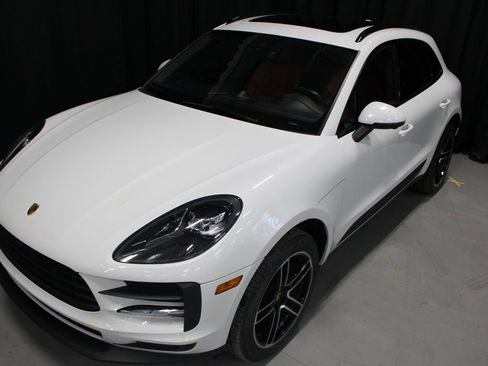 Used 2021 Porsche Macan image 8