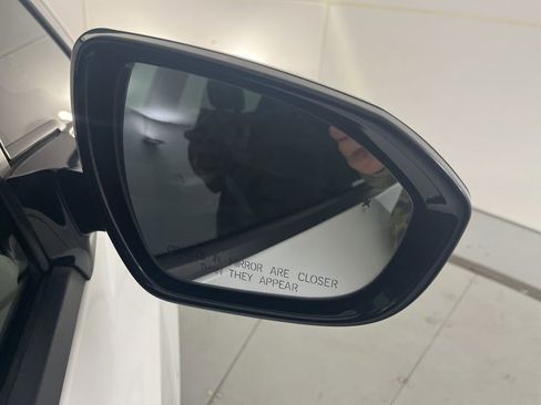 Used 2018 Chevrolet Bolt Premier w/ Driver Confidence II Package image 46