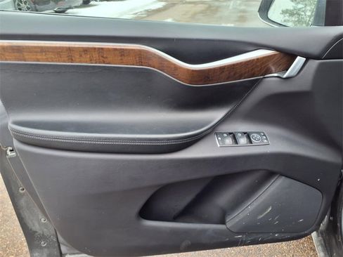 Used 2016 Tesla Model X 90D image 13