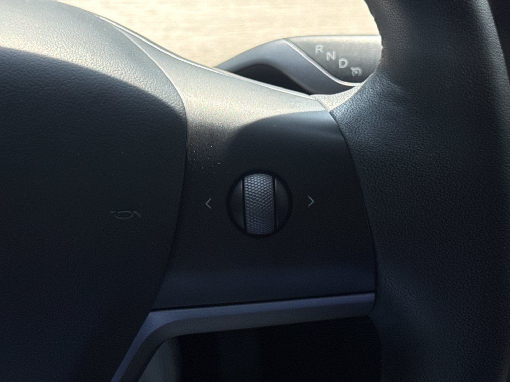 Used 2023 Tesla Model 3 Standard Range RWD image 29