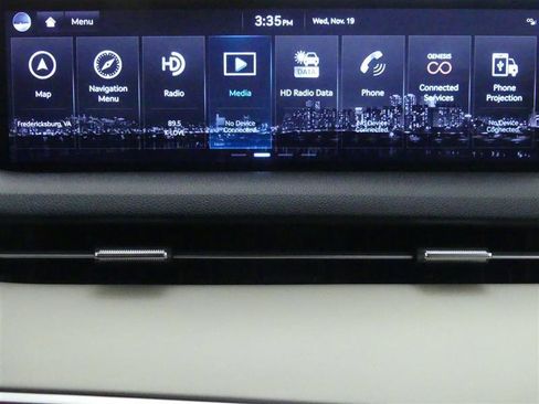 Used 2023 Genesis GV70 2.5T w/ Advanced Package image 17