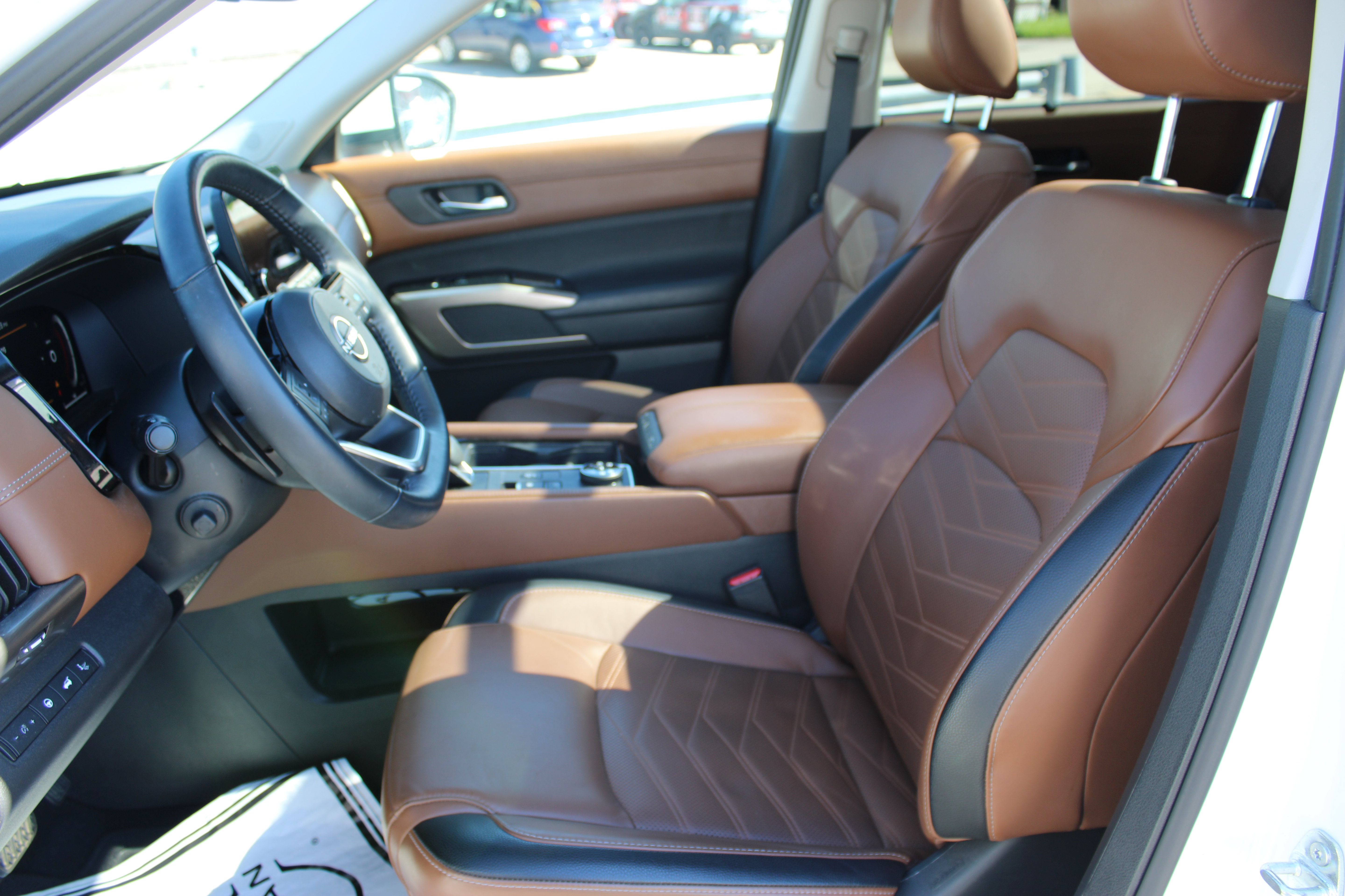 Certified 2024 Nissan Pathfinder Platinum AWD/4WD image 16