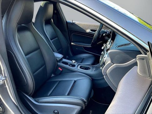 Used 2019 Mercedes-Benz CLA 250 4MATIC image 23