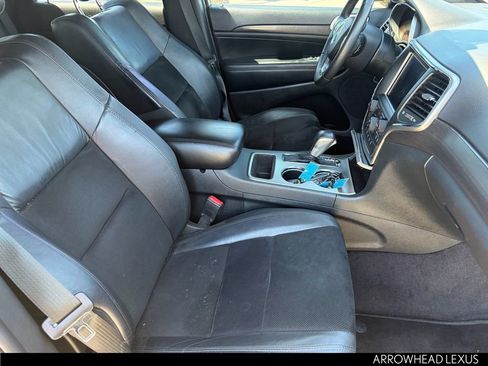 Used 2018 Jeep Grand Cherokee Altitude RWD image 29