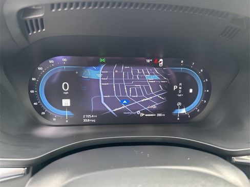 Used 2025 Volvo XC60 B5 Plus image 16