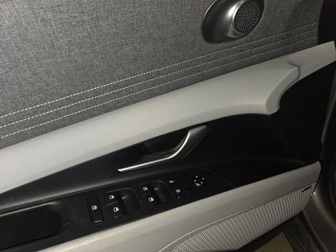 Used 2023 Hyundai Elantra Limited w/ Cargo Package image 13