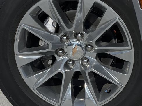 New 2026 Chevrolet Suburban Premier image 9