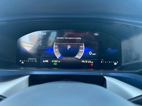 Used 2024 Volkswagen Taos SE image 14