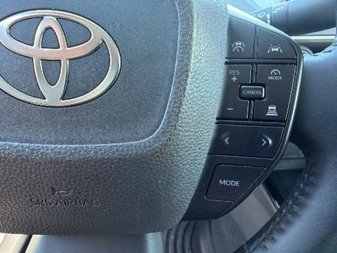 Used 2023 Toyota Prius LE image 20