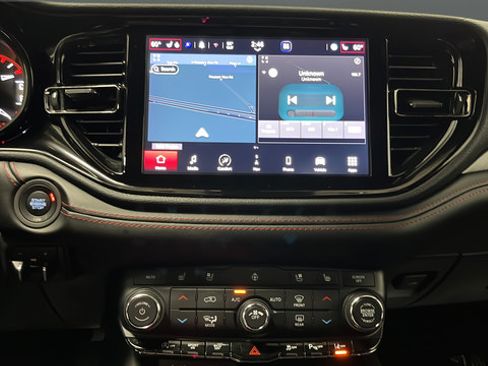 Used 2025 Dodge Durango GT AWD/4WD image 13