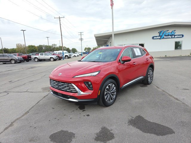Used 2025 Buick Envision Preferred AWD/4WD image 2