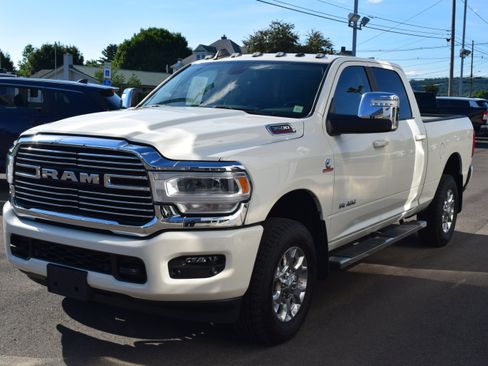 Used 2023 RAM 3500 Laramie AWD/4WD image 4