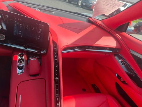 Used 2024 Chevrolet Corvette Stingray Premium Conv w/ Z51 Performance Package RWD image 27
