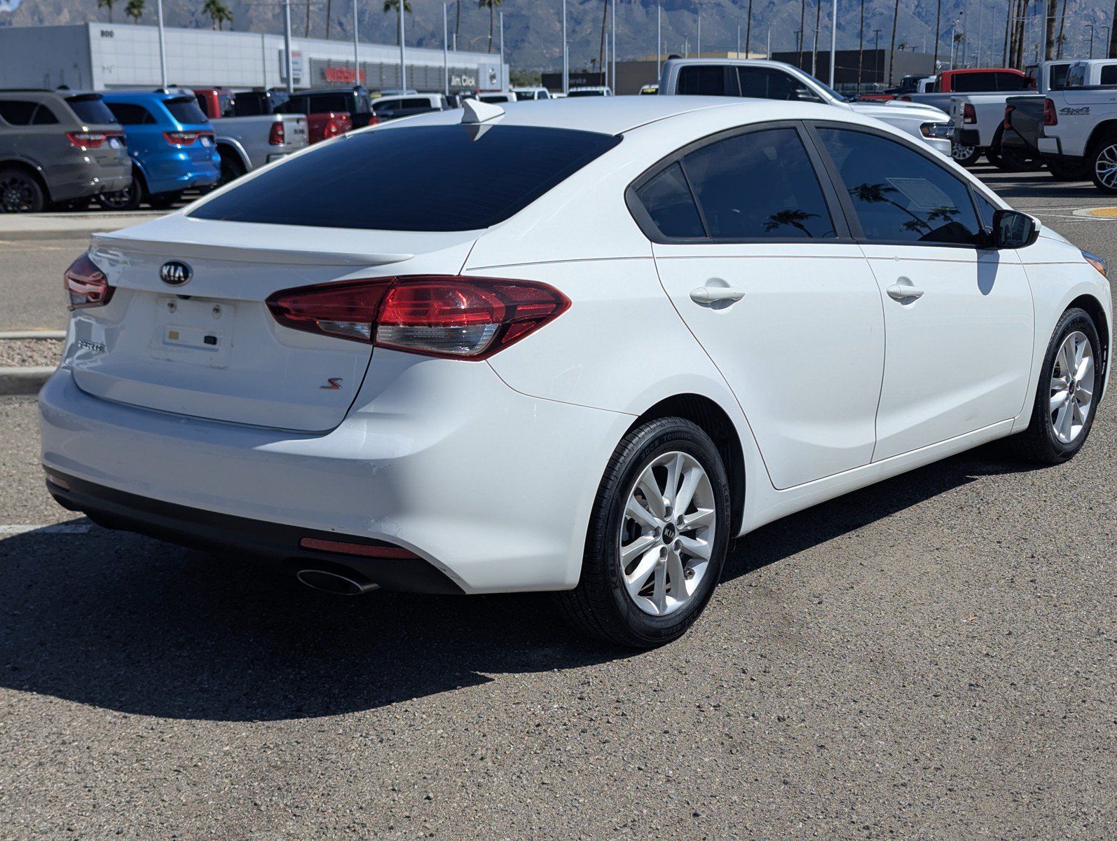 Used 2017 Kia Forte S FWD image 2