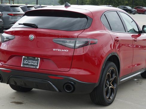 Used 2025 Alfa Romeo Stelvio Sprint AWD/4WD image 6