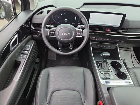 Used 2025 Kia Carnival SX Prestige FWD image 13