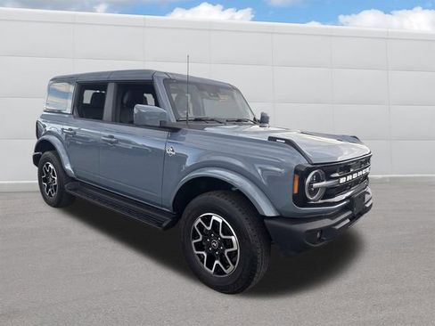 Used 2025 Ford Bronco Outer Banks AWD/4WD image 9
