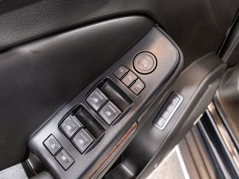 Used 2018 GMC Yukon XL SLT w/ Premium Edition RWD image 14