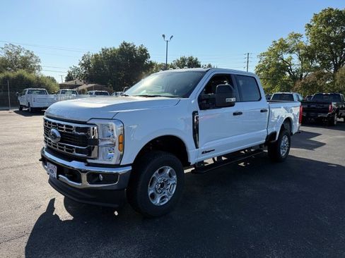 New 2026 Ford F350 XLT w/ FX4 Off-Road Package AWD/4WD image 5