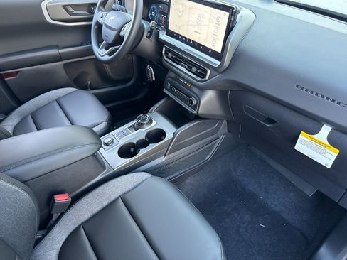 New 2025 Ford Expedition Active image 17