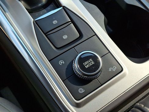 Used 2022 Ford Explorer Platinum w/ Equipment Group 601A AWD/4WD image 25