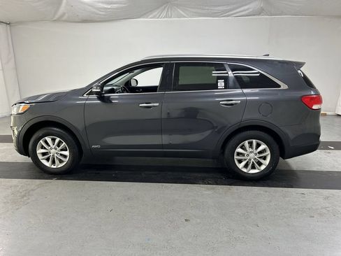 Used 2017 Kia Sorento AWD w/ LX Convenience Package image 6