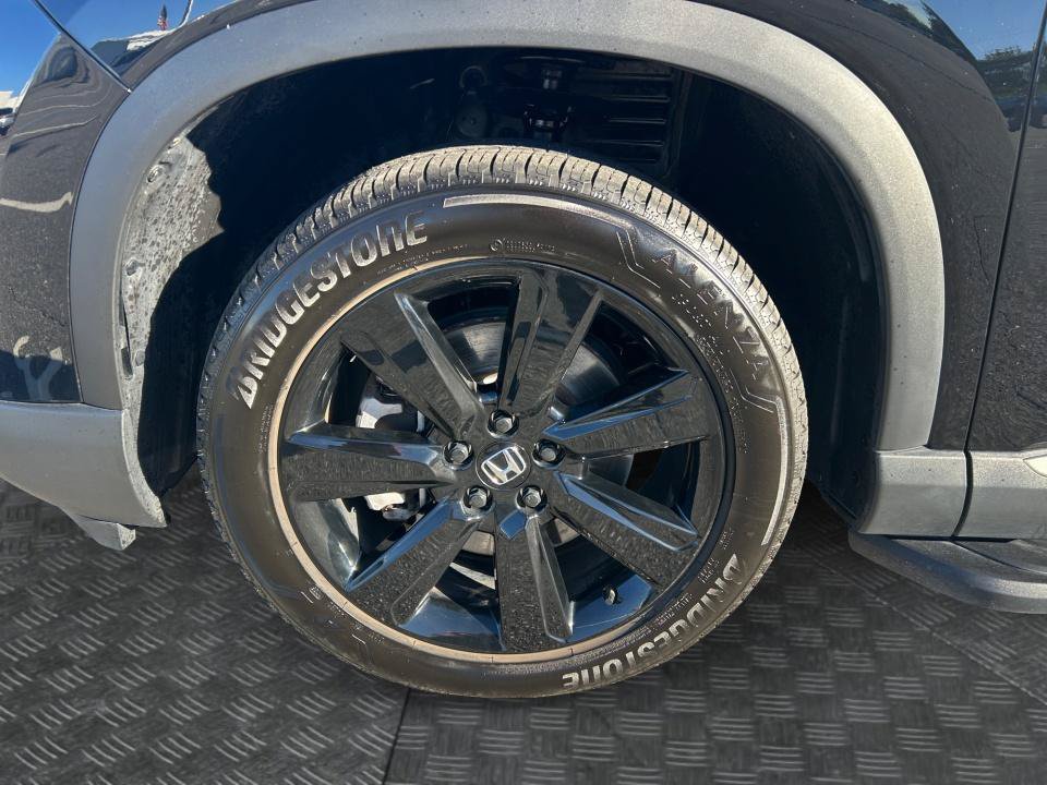 Certified 2025 Honda Pilot Black Edition image 27