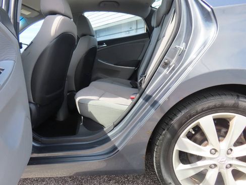 Used 2013 Hyundai Accent GLS w/ Premium Pkg FWD image 13