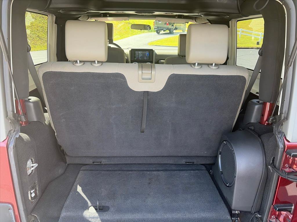 Used 2008 Jeep Wrangler Sahara w/ Dual Top Group AWD/4WD image 28