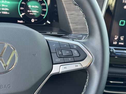 Used 2025 Volkswagen Atlas SEL image 22