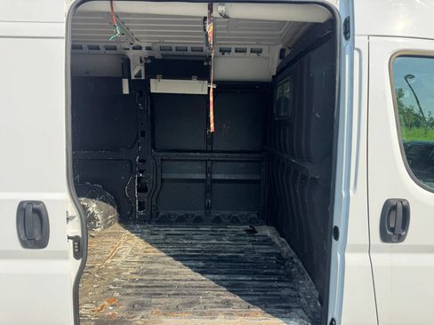 Used 2019 RAM ProMaster 2500 w/ Interior Convenience Group FWD image 18