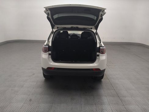 Used 2020 Jeep Compass Latitude FWD image 29