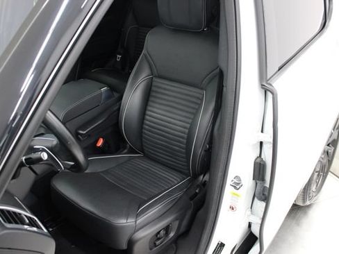Used 2023 Land Rover Discovery S R-Dynamic AWD/4WD image 42