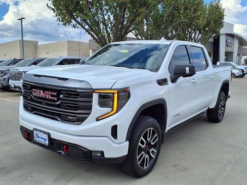 Used 2024 GMC Sierra 1500 AT4 w/ Technology Package AWD/4WD image 28