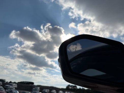 Used 2023 Ford Explorer Limited w/ Limited Technology Package image 12