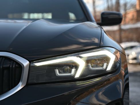 Used 2024 BMW 330i xDrive Sedan w/ Premium Package image 11