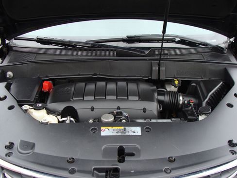 Used 2017 Chevrolet Traverse LT w/ Style and Technology Package image 37