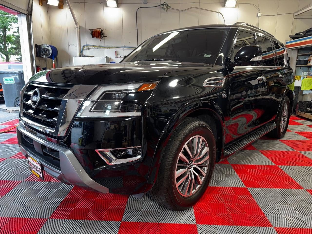 Used 2022 Nissan Armada SL AWD/4WD image 3