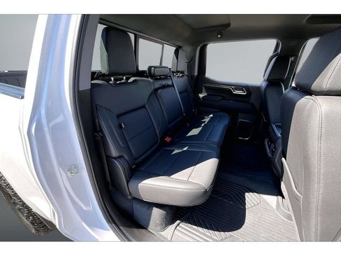 Used 2024 Chevrolet Silverado 1500 LT Trail Boss w/ Convenience Package II AWD/4WD image 26