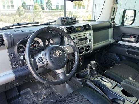 Used 2008 Toyota FJ Cruiser 4WD image 8