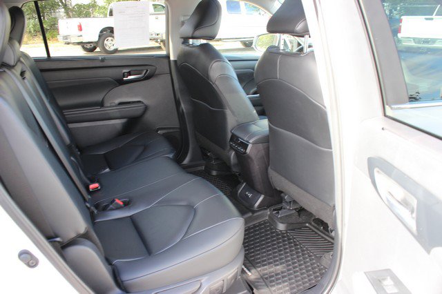 Used 2026 Toyota Highlander XLE AWD/4WD image 15