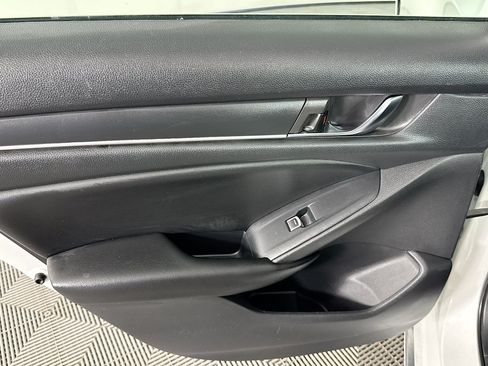 Used 2019 Honda Accord EX image 24