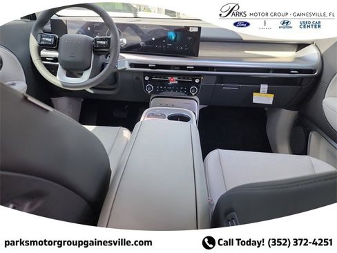 New 2026 Hyundai Ioniq 9 Limited image 13