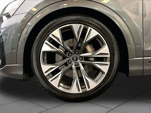 Certified 2025 Audi Q8 Prestige w/ Prestige Package AWD/4WD image 10