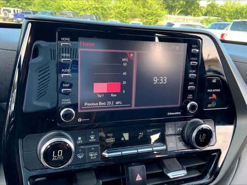 Used 2022 Toyota Highlander L FWD image 30