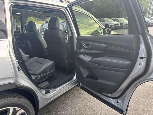 New 2025 Subaru Ascent Limited image 41