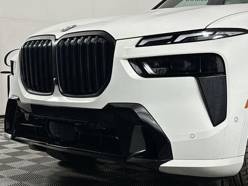 Used 2024 BMW X7 xDrive40i w/ Executive Package image 33