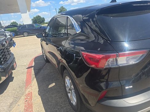 Used 2020 Ford Escape SE FWD image 6