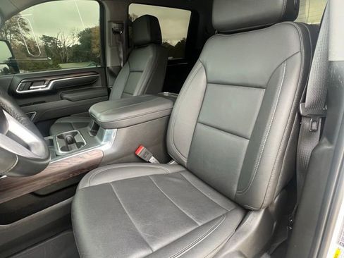 Used 2025 GMC Sierra 2500 SLT w/ SLT Convenience Package image 9