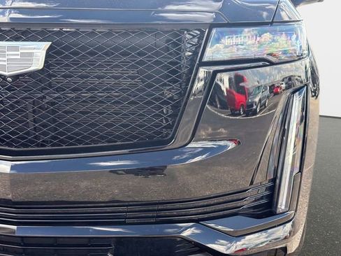 Used 2024 Cadillac Escalade Sport Platinum w/ Heavy-Duty Trailer Package AWD/4WD image 9